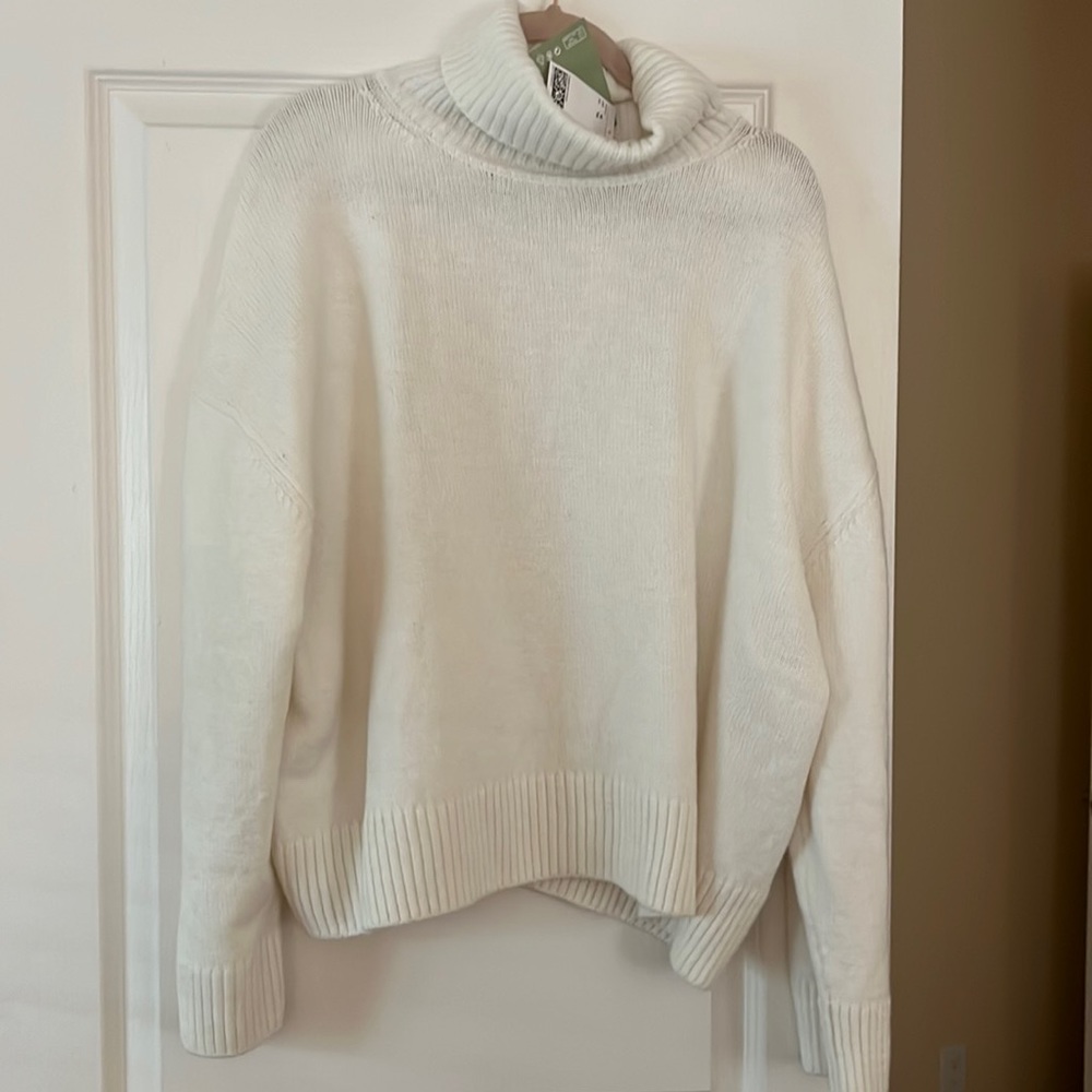 H&M White Turtleneck Sweater